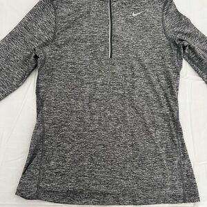 Nike Women's Gray/Black Heather Long Sleeve Quarter-Zip Top